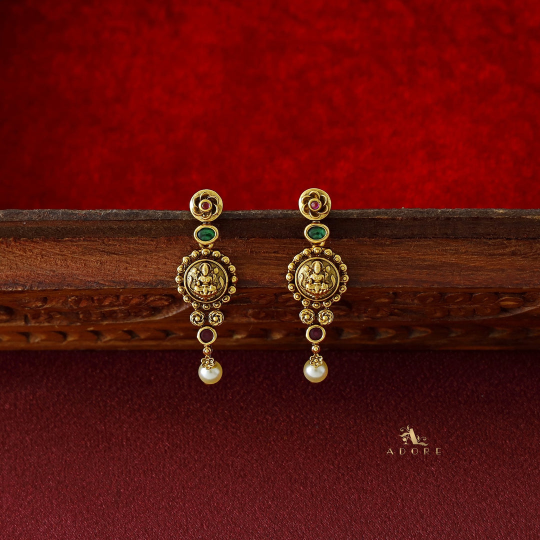 Lakshmi Oval Pearl Short Neckpiece with Earring