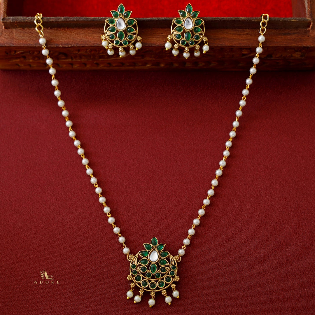 Chandhrachooda Pearl Neckpiece with Earring