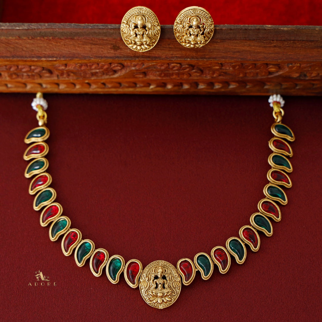 YASHASRI DEVI SHORT NECKPIECE WITH EARRING