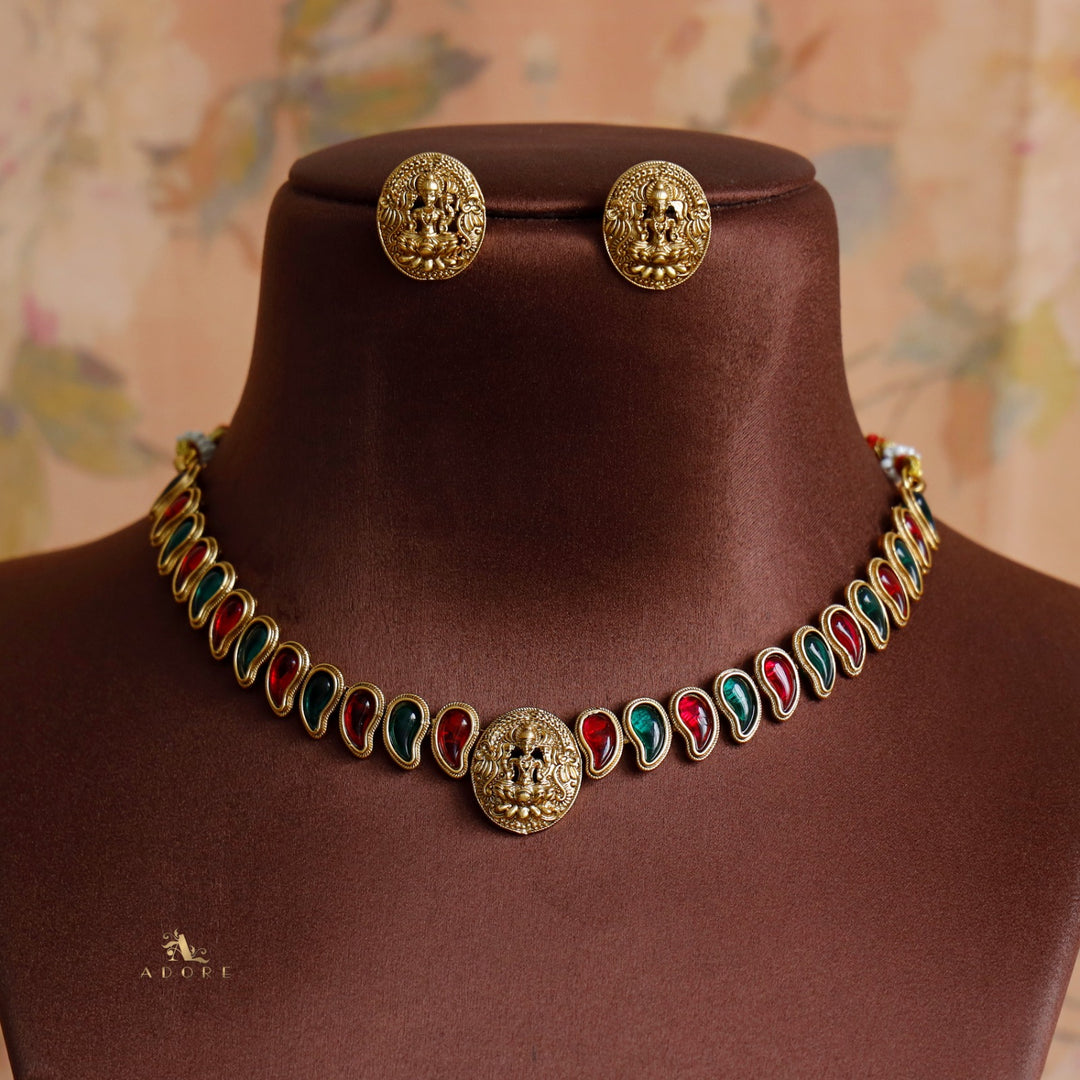 YASHASRI DEVI SHORT NECKPIECE WITH EARRING