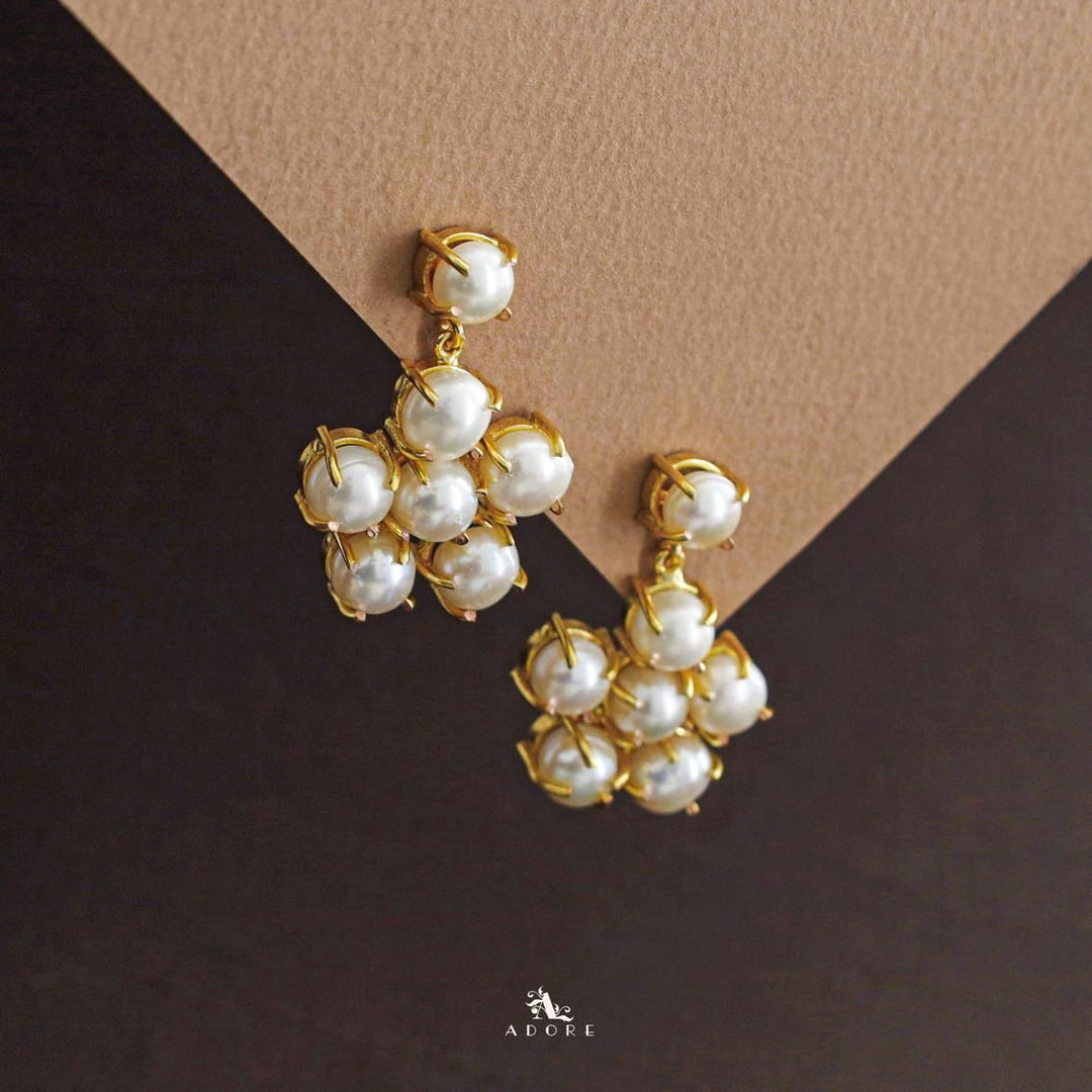 7 Pearl Claw Flower Earring