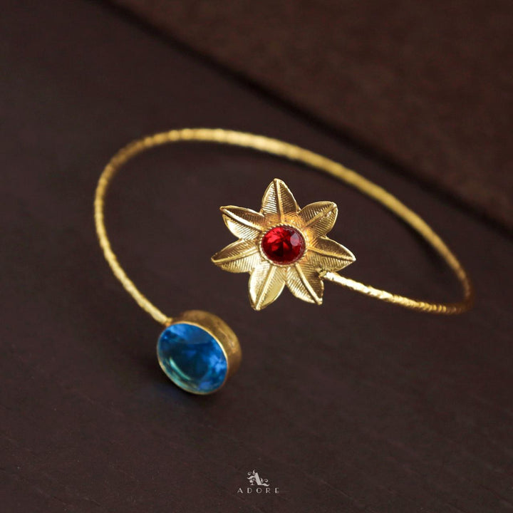 Aleka Glossy Flower Hammered Bangle