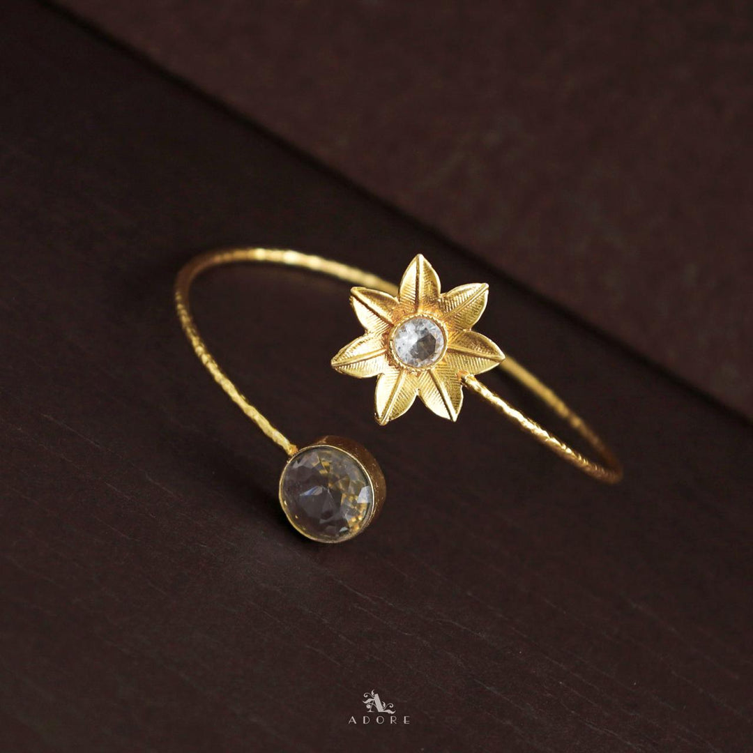 Aleka Glossy Flower Hammered Bangle