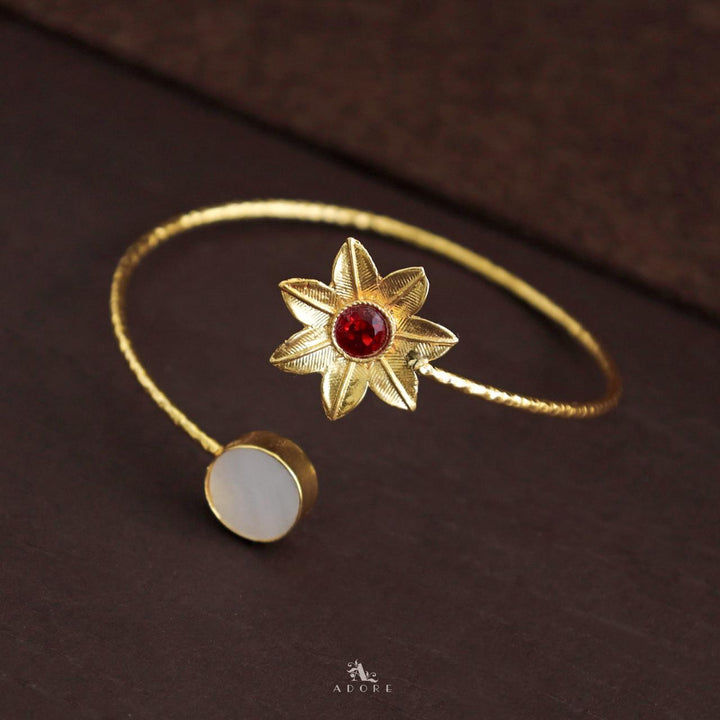 Aleka Glossy Flower Hammered Bangle