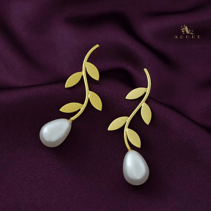 Miona 4 Leaf Pearl Earring