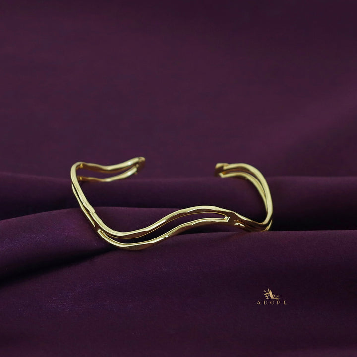 Golden Dual Layer Wavy Bangle
