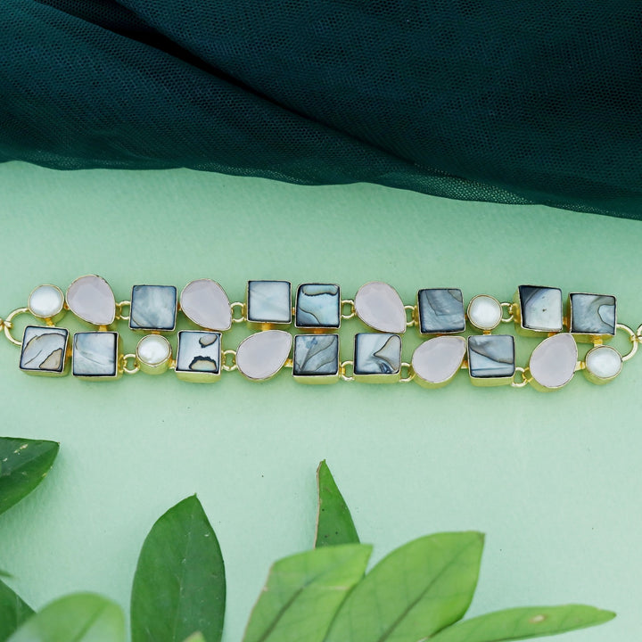 Lacey Choker
