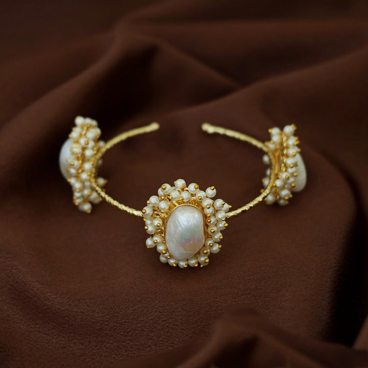 Sana 3 Baroque Cluster Pearl Bangle
