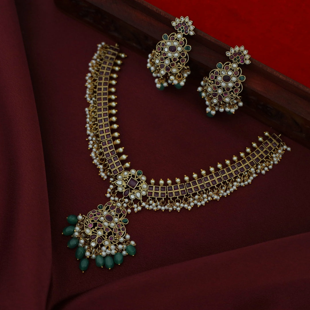 Premium Bhanupriya Kemp Stone Pearl Beaded Short Neckpiece With Earring