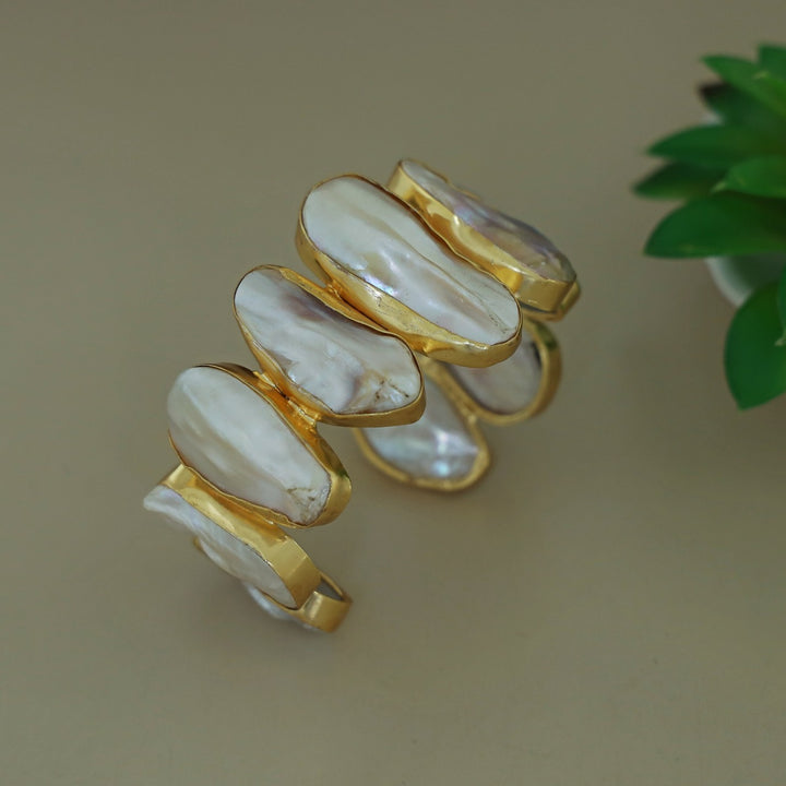Abhivibha Real Baroque Bangle