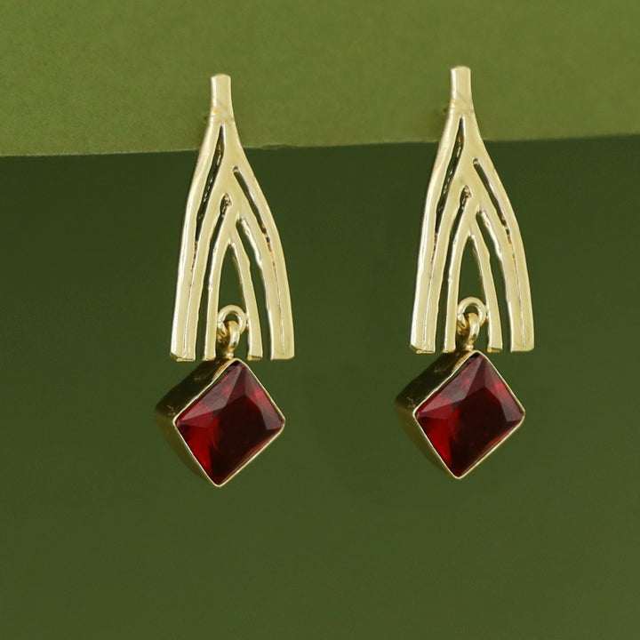 Jasleen Golden Glossy Stone Earring