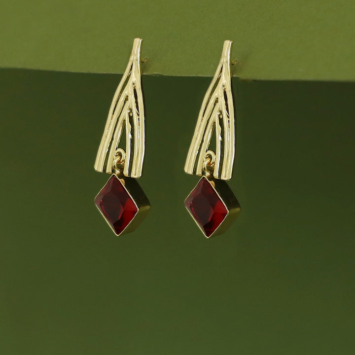 Jasleen Golden Glossy Stone Earring