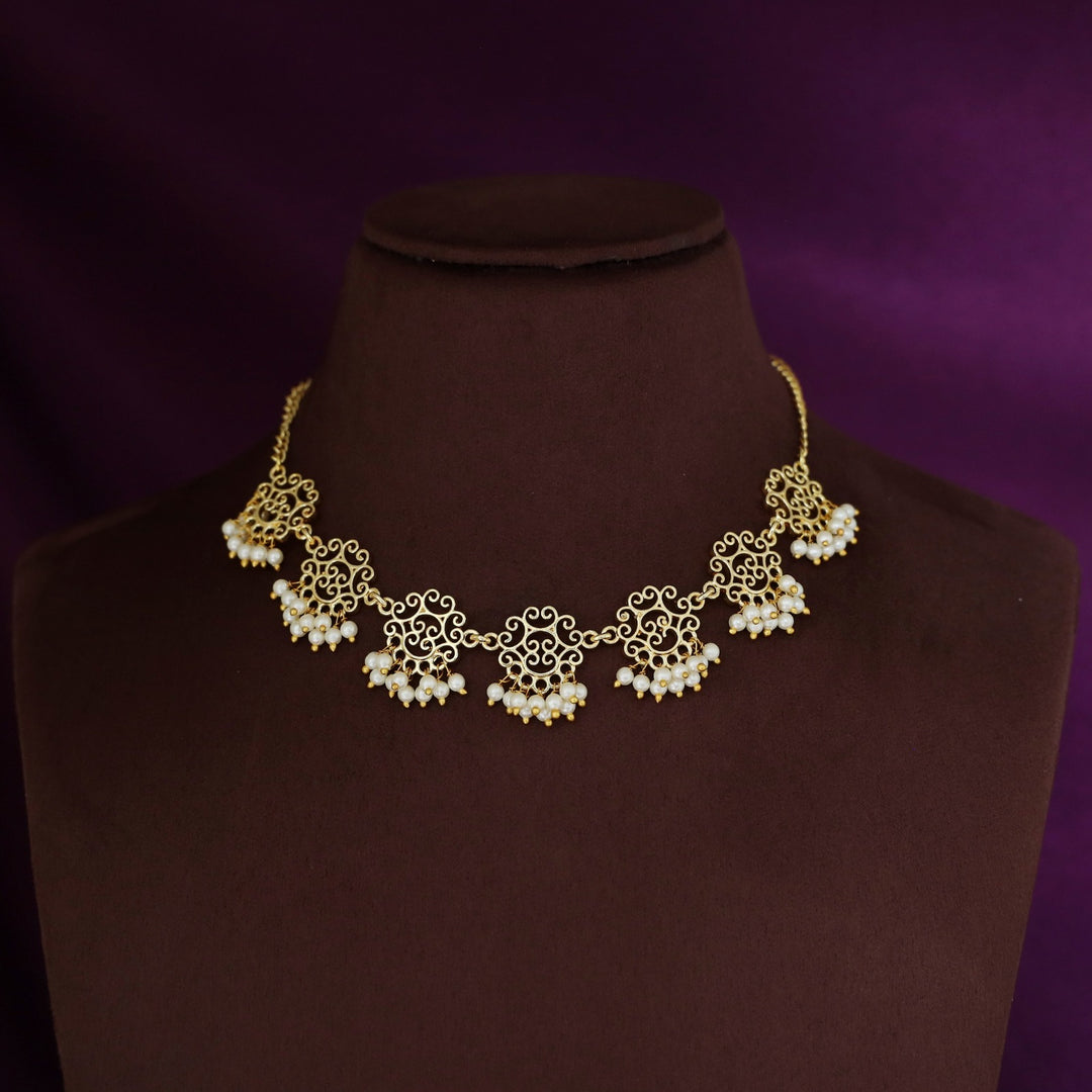 Golden Niralika Filigree Cluster Pearl Neckpiece with Earring