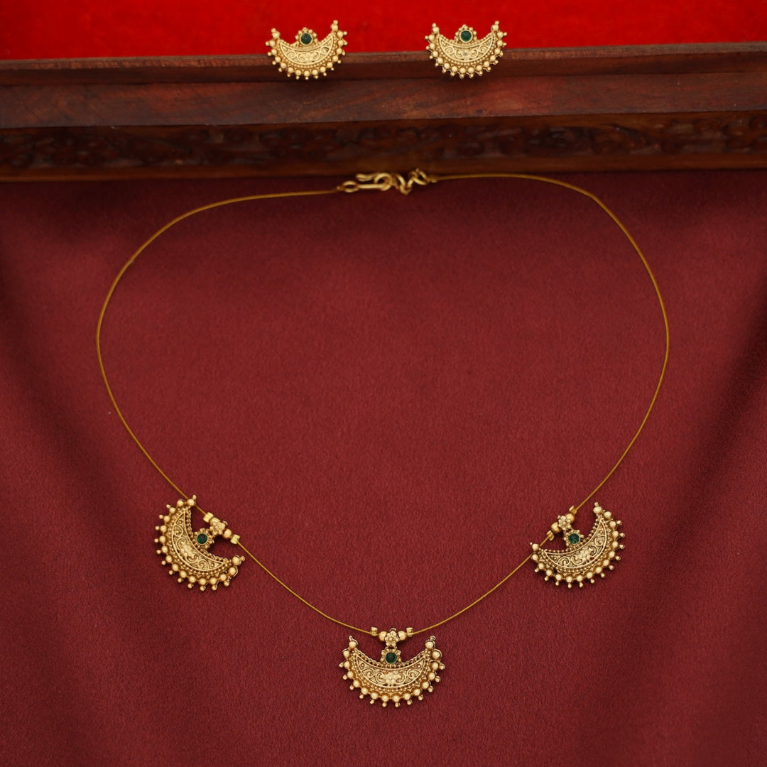Alamkritha Tri Half Moon String Neckpiece