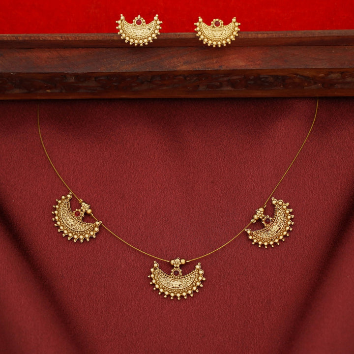 Alamkritha Tri Half Moon String Neckpiece