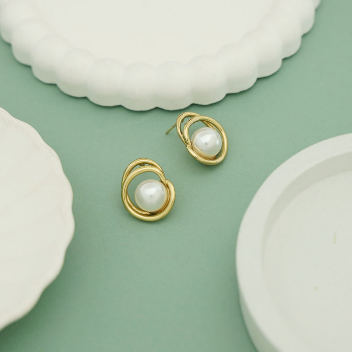 Robyn Golden Swirl Pearl Stud