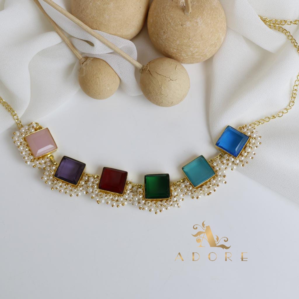 Trina 6 Glossy Square With Pearl Short Neckpiece/Choker