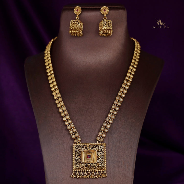 Aagarna Long Haram With Earring
