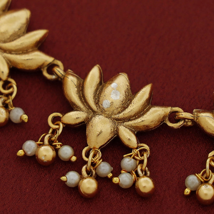Srinika Lotus Pearl Short Neckpiece With Earring