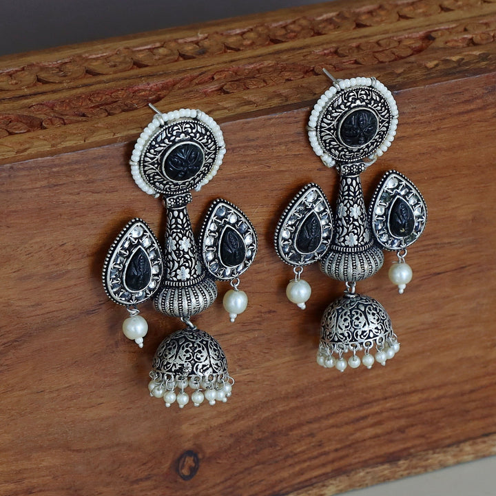 Aashraya Carved Pearl Jhumka Earring