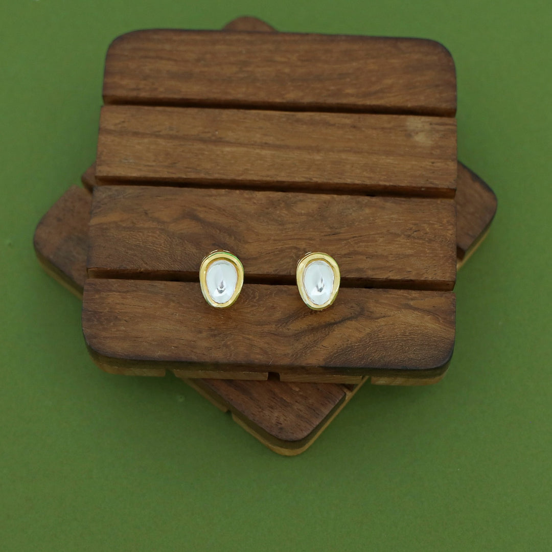 Tina Kundan Pearl Neckpiece With Stud