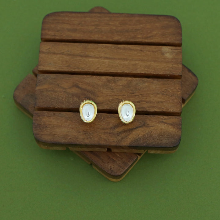 Tina Kundan Pearl Neckpiece With Stud