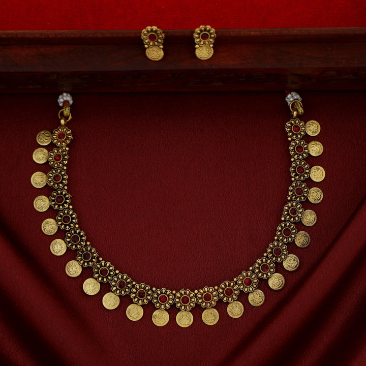 Ishwari Floral Kashi Short Neckpiece With Earring