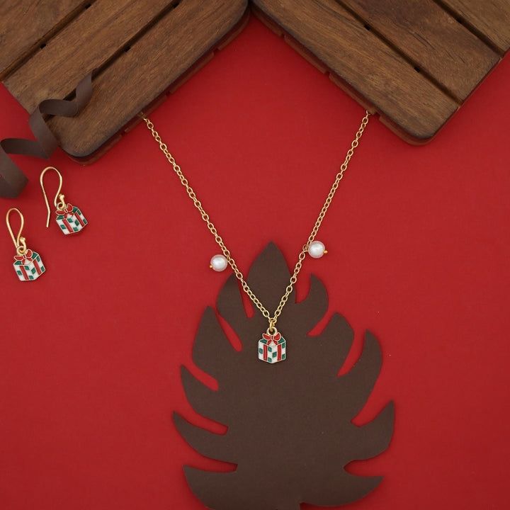 X'mas Charm Single Pendant + Pearl Neckpiece With Drop