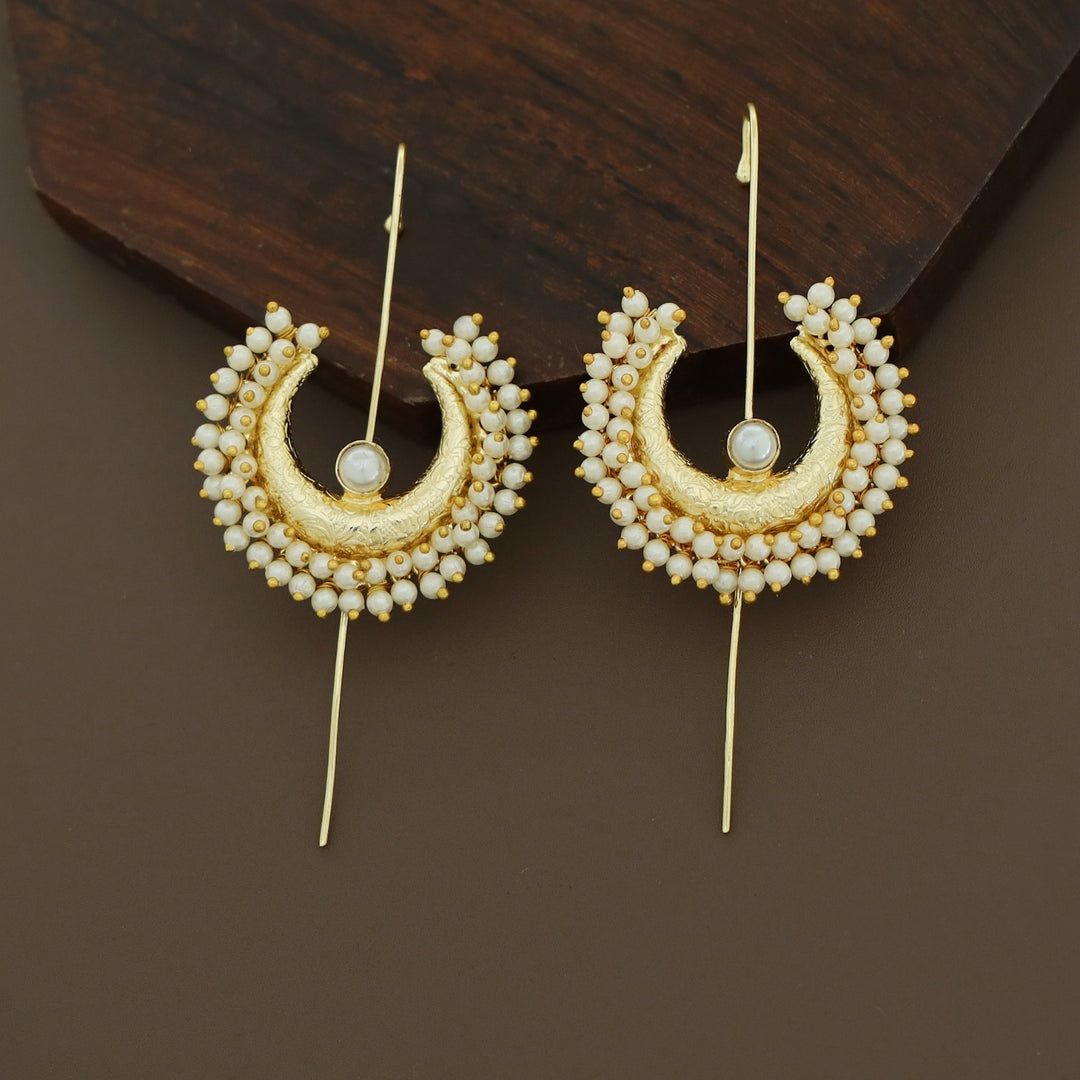Jinsa Half Moon Cluster Pearl Glossy Ear-Cuff