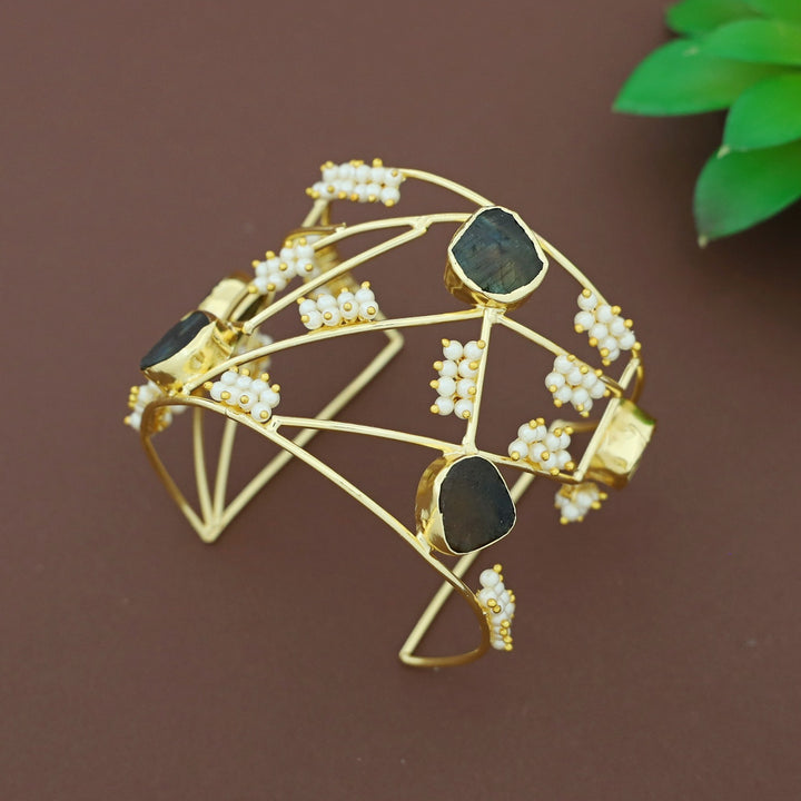 Golden 5 Raw Stone Cluster Pearl Bangle