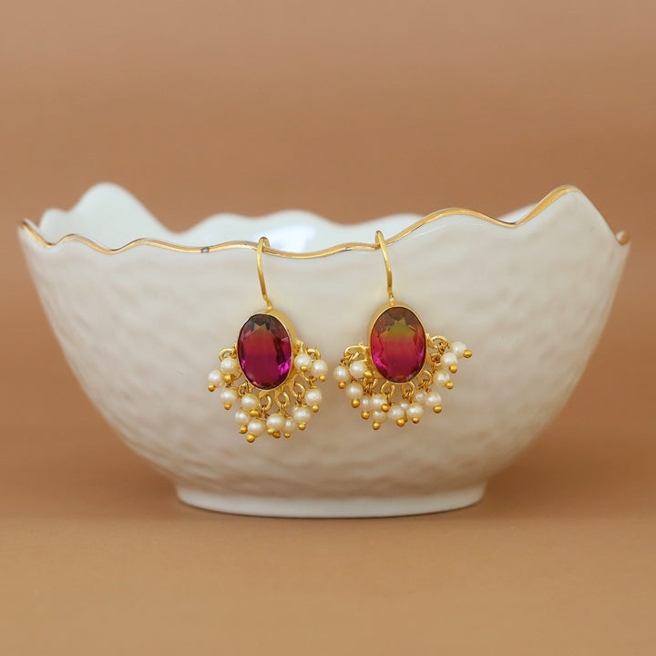 Glossy Oval With Pearl Drop