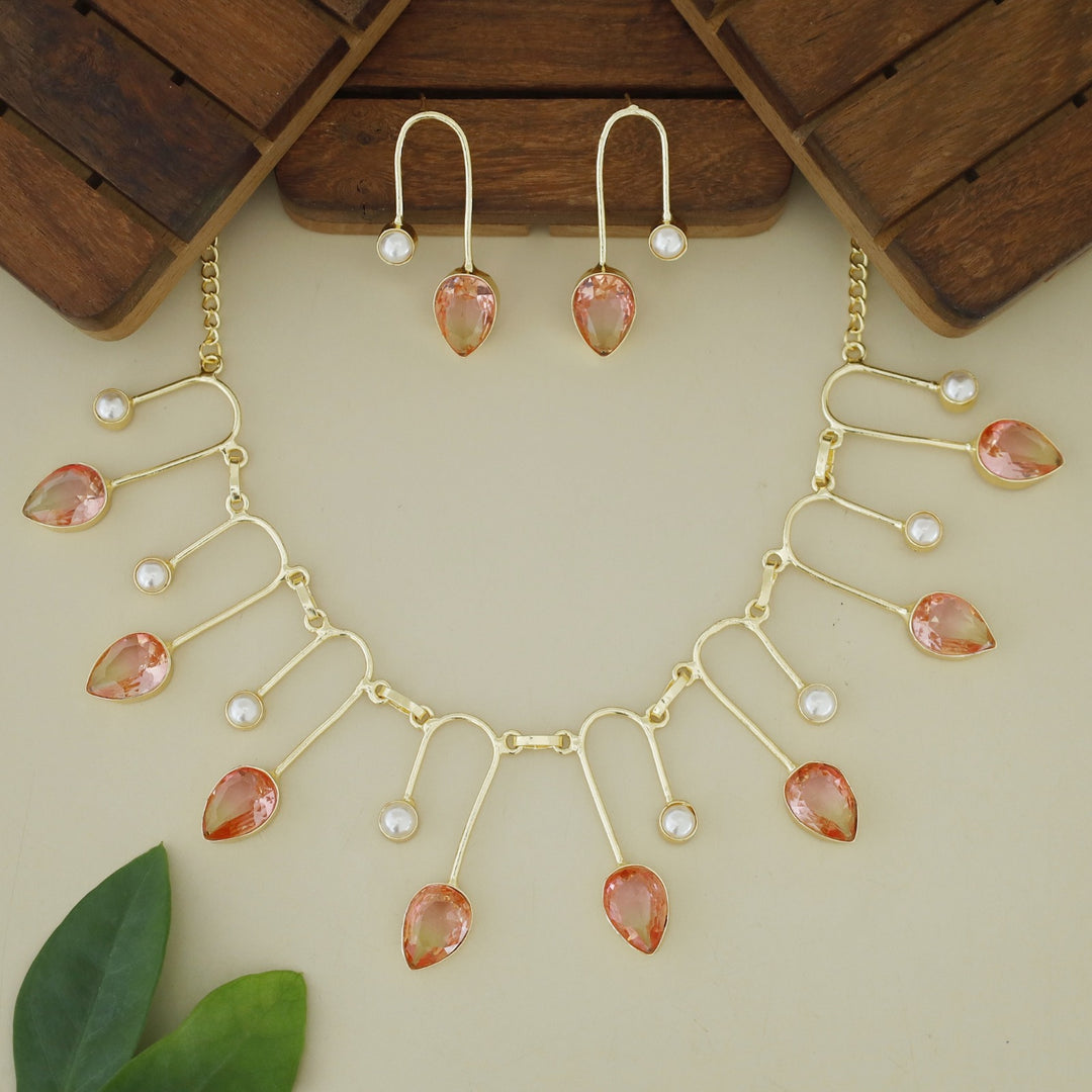 Delta Golden Glossy Drop Pearl Neckpiece With Earring