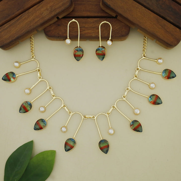 Delta Golden Glossy Drop Pearl Neckpiece With Earring