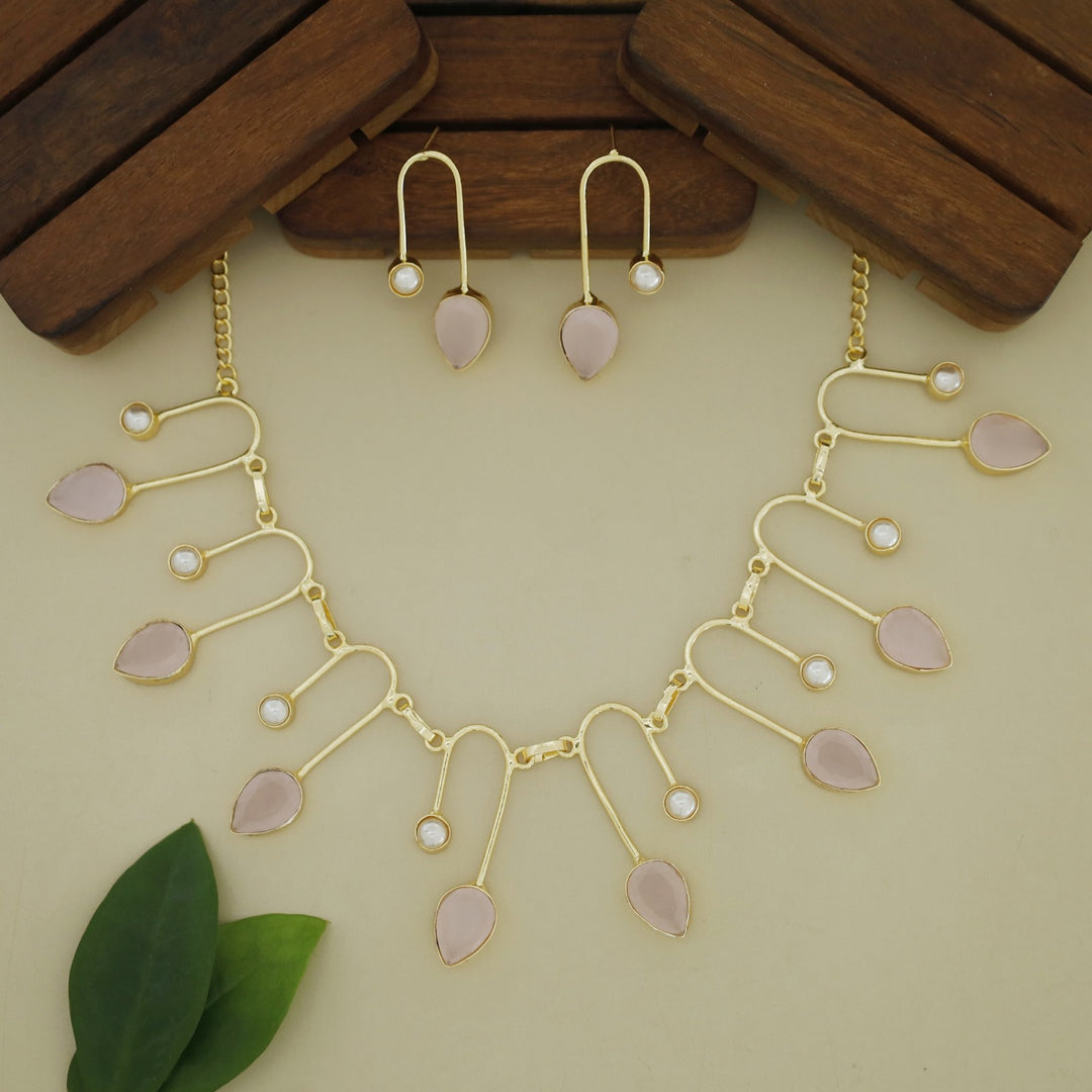 Delta Golden Glossy Drop Pearl Neckpiece With Earring