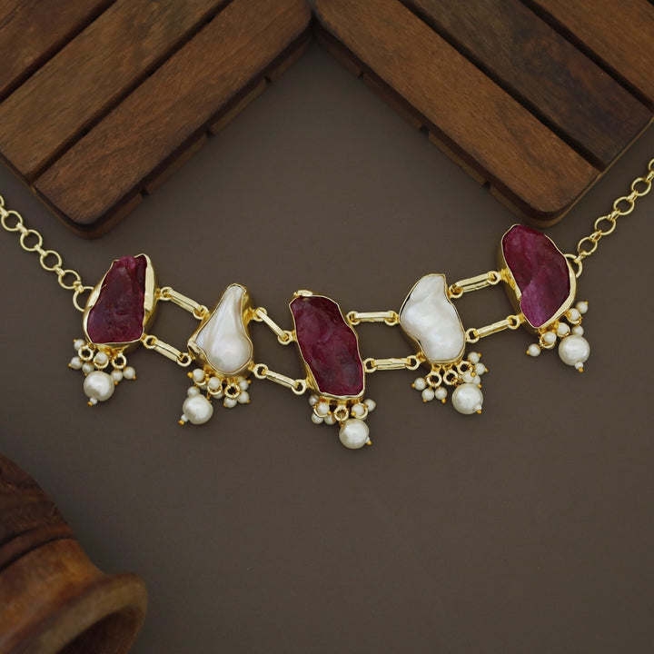 Bethany Raw Stone With Baroque Choker