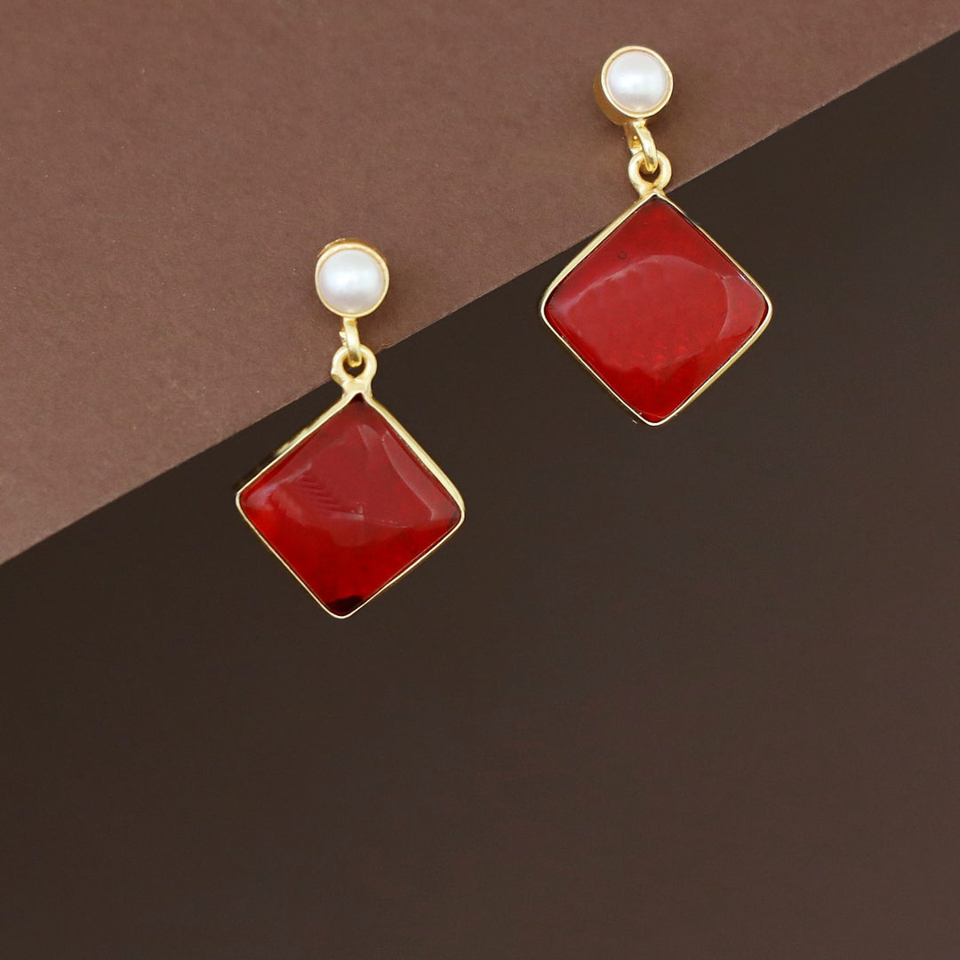 Sonia Golden Pearl Earring