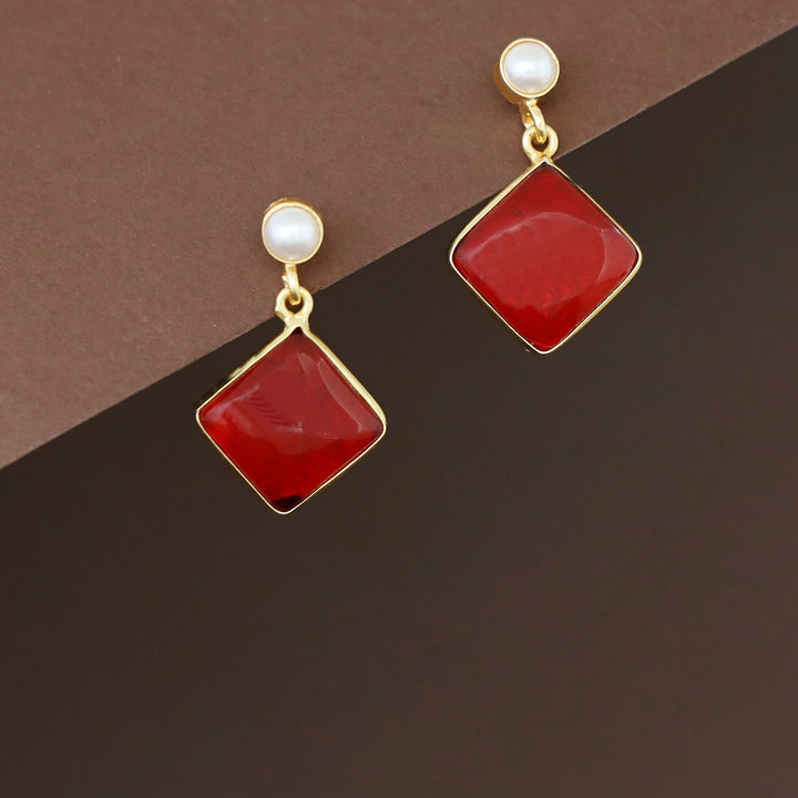 Sonia Golden Pearl Earring