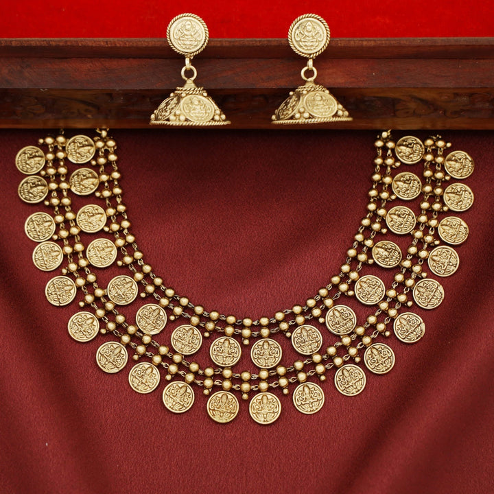 Dhwershika 2 Layer Kashi Neckpiece With Earring