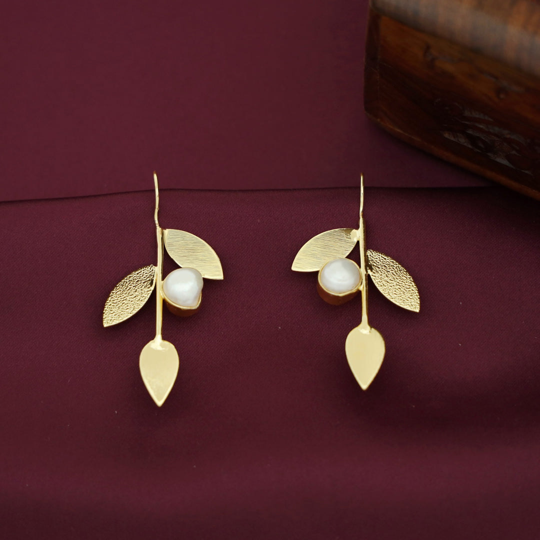 Aerin Golden Textured Tri Leafy Real Baroque Drop