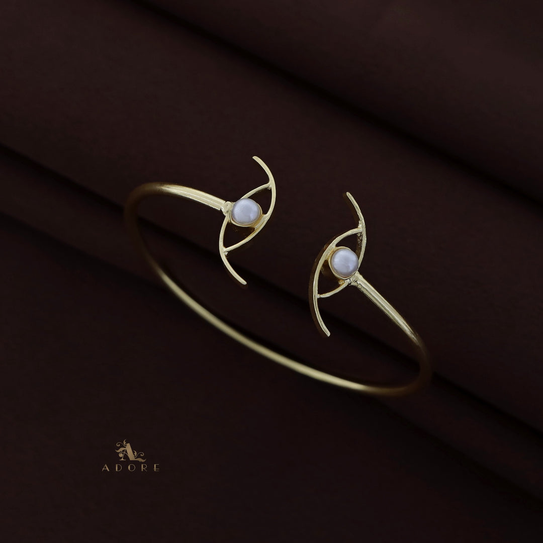 Isla Twin Eye Pearl Bangle