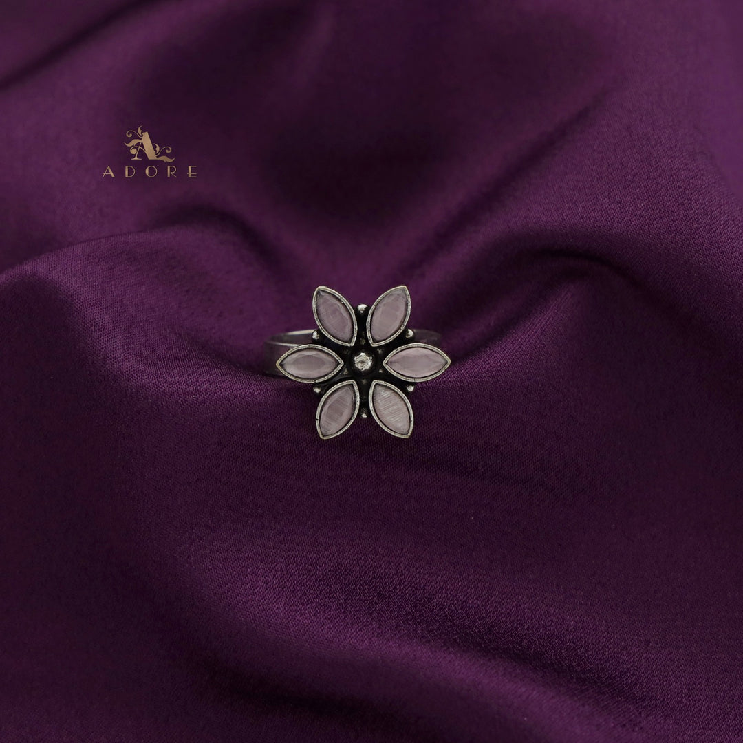 Flora Glossy Flower Ring