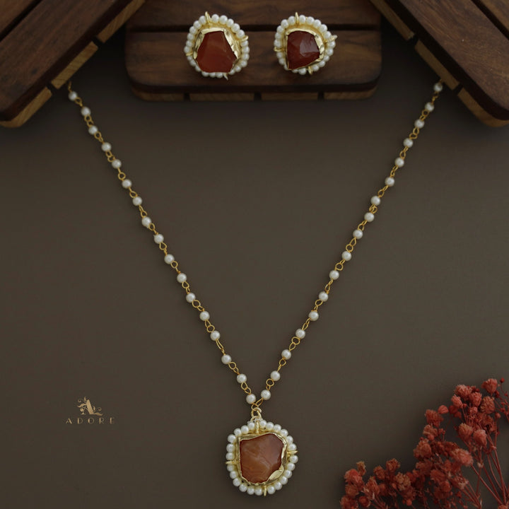 Nasmiya Cluster Pearl Raw Stone Neckpiece With Stud