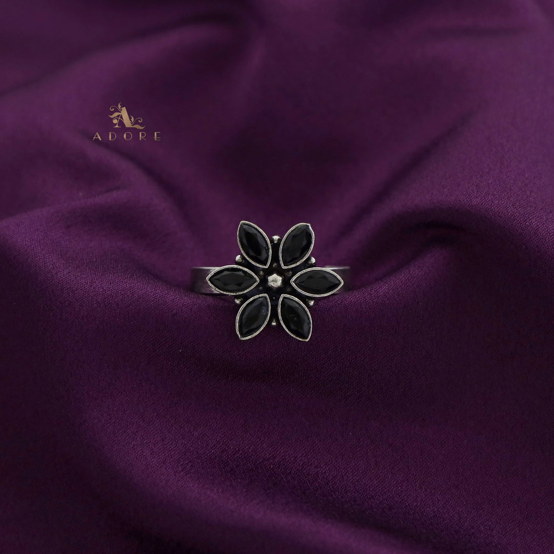 Flora Glossy Flower Ring