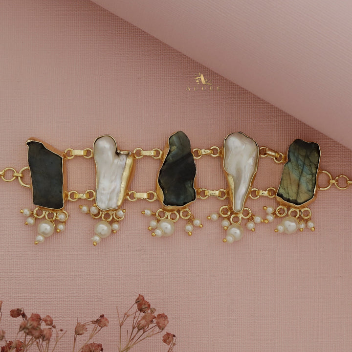 Bethany Raw Stone With Baroque Choker