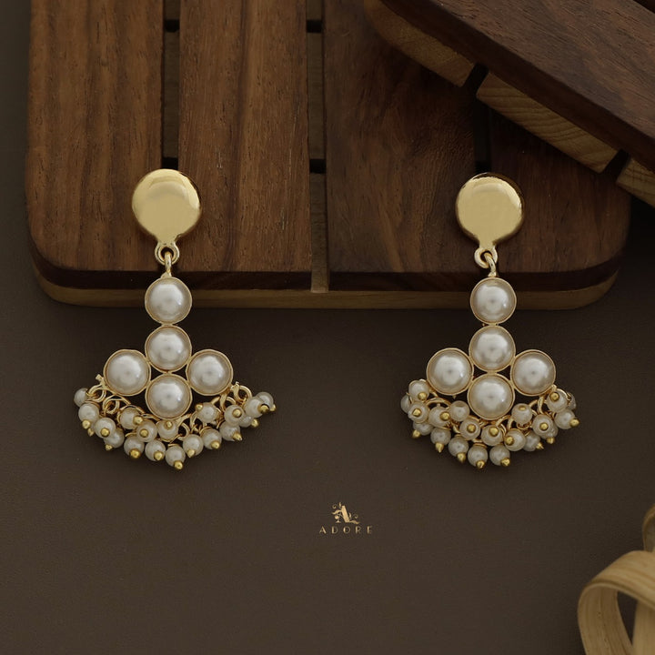 Ilaria Golden Cluster Pearl Earring