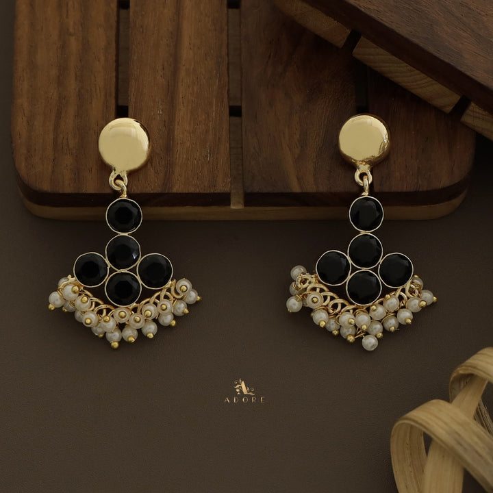 Ilaria Golden Cluster Pearl Earring