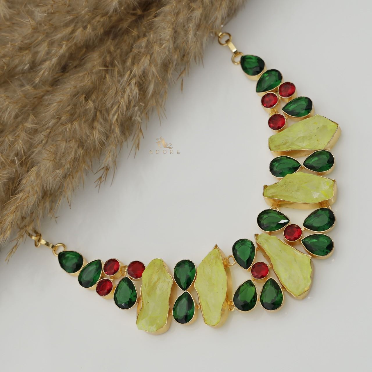 Omarvia Neckpiece