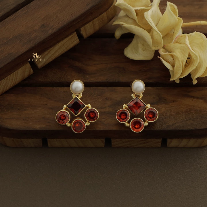 Earl Pearl Glossy Earring