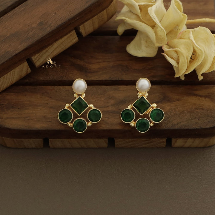 Earl Pearl Glossy Earring