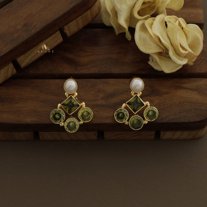 Earl Pearl Glossy Earring